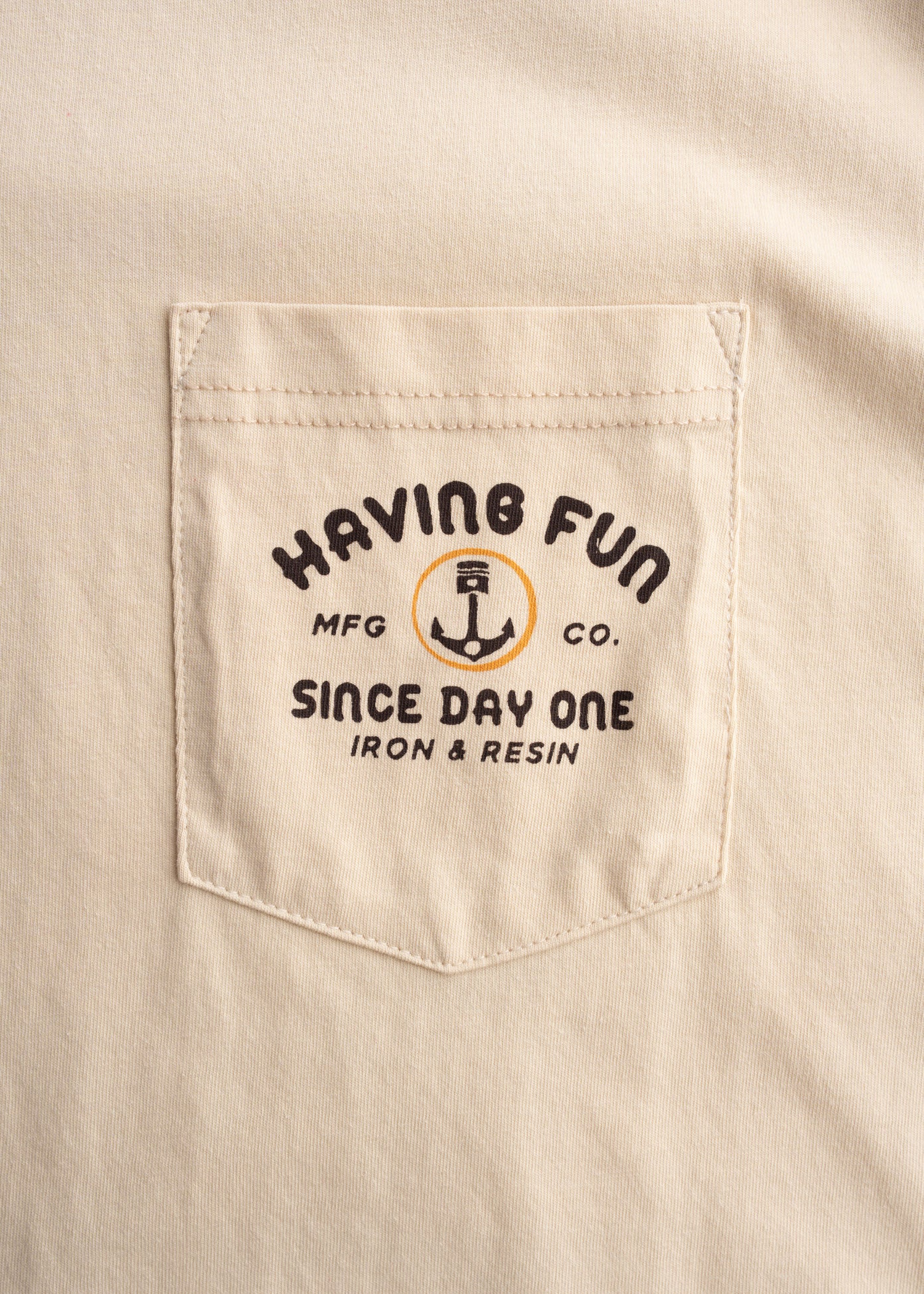 Having fun pocket tee - Image 4