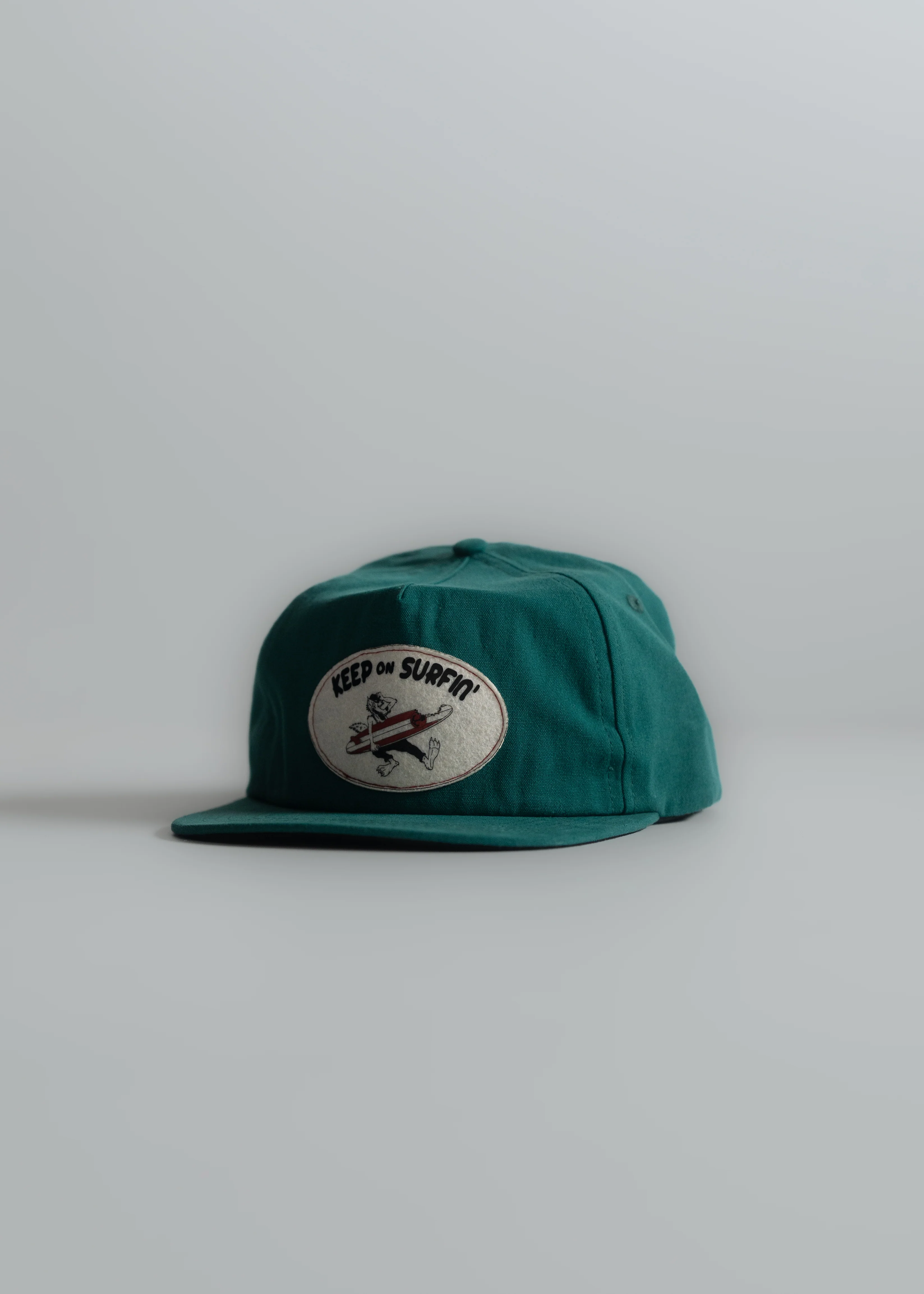 Keep on surfin hat